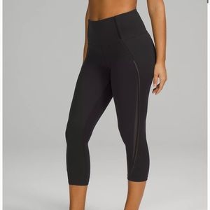 BNWT Nulu Mesh Panels High-Rise Crop 21"